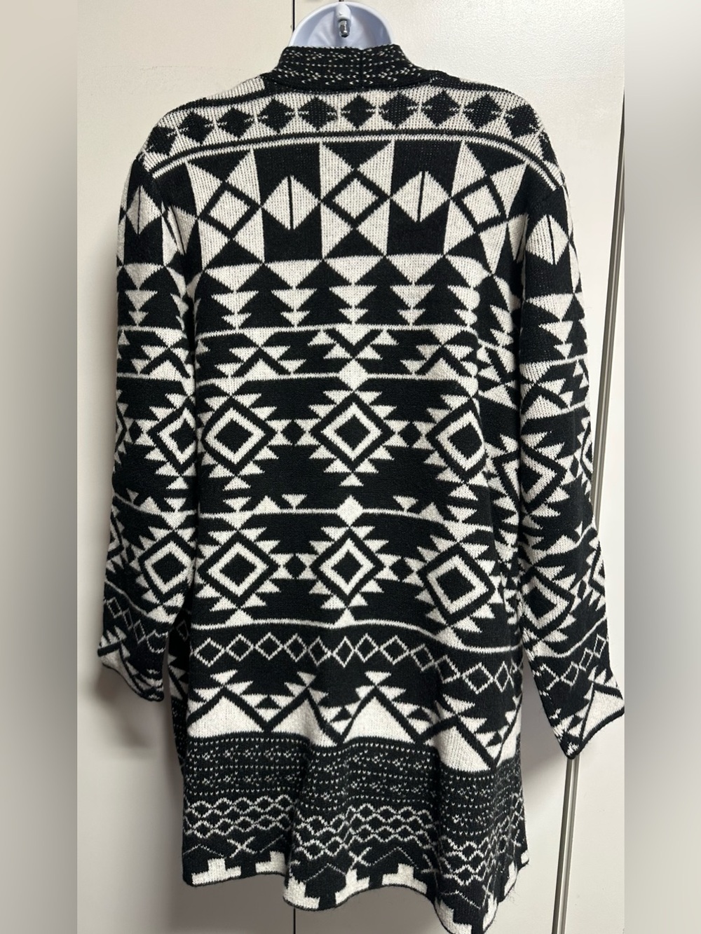 Frye The Cozy Cardigan - Black Aztec Geometric Pattern - Picture 9 of 10